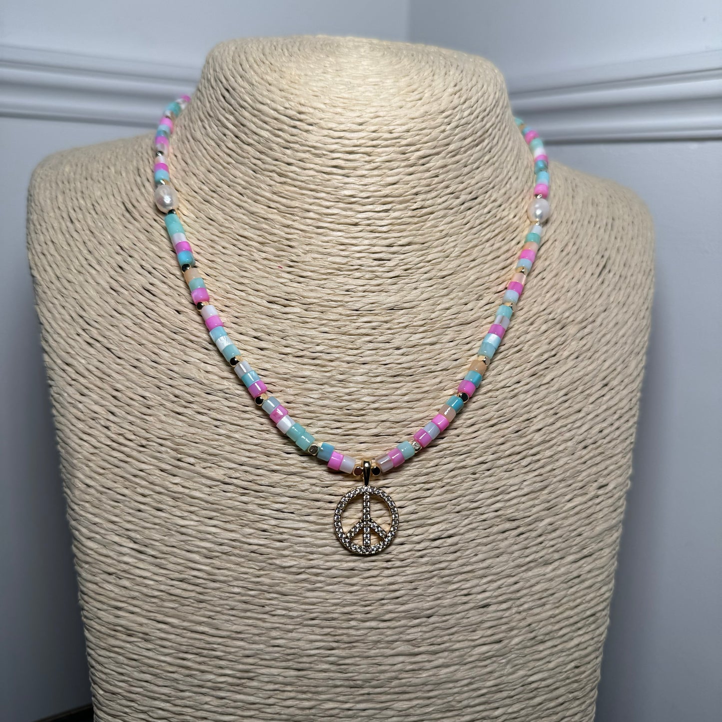 PASTEL CANDY PEARL PEACE NECKLACE