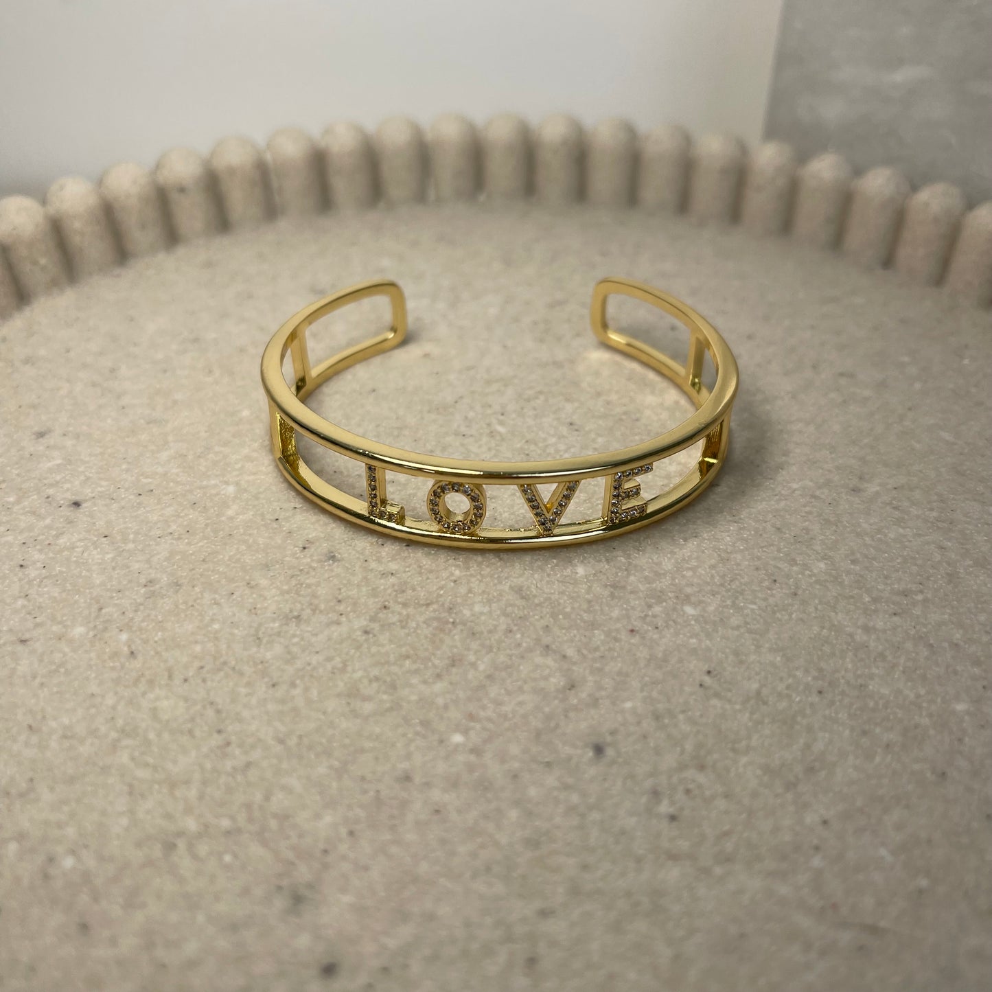 LOVE BANGLE