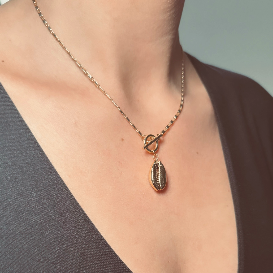 SHELL T-BAR NECKLACE